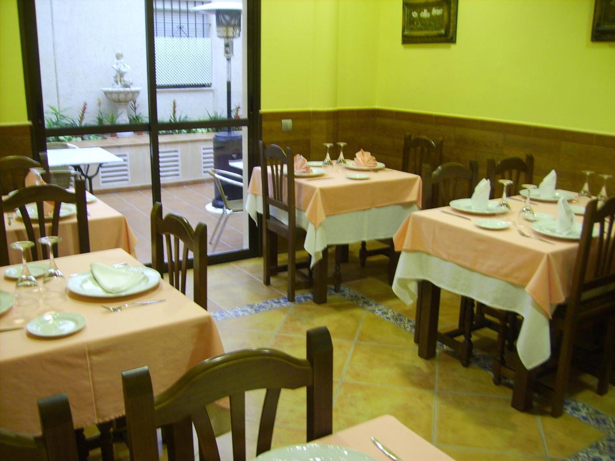 Hostal Restaurante Macavi Rota Exterior foto